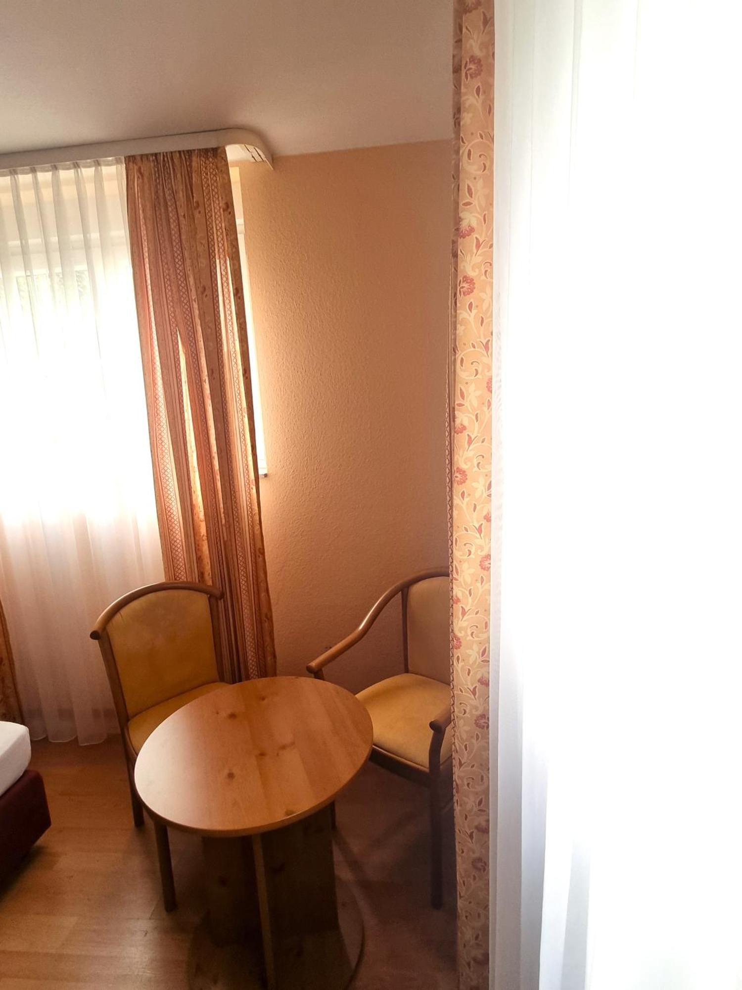 Hotel Zur Turmstube Dossenheim Exterior foto